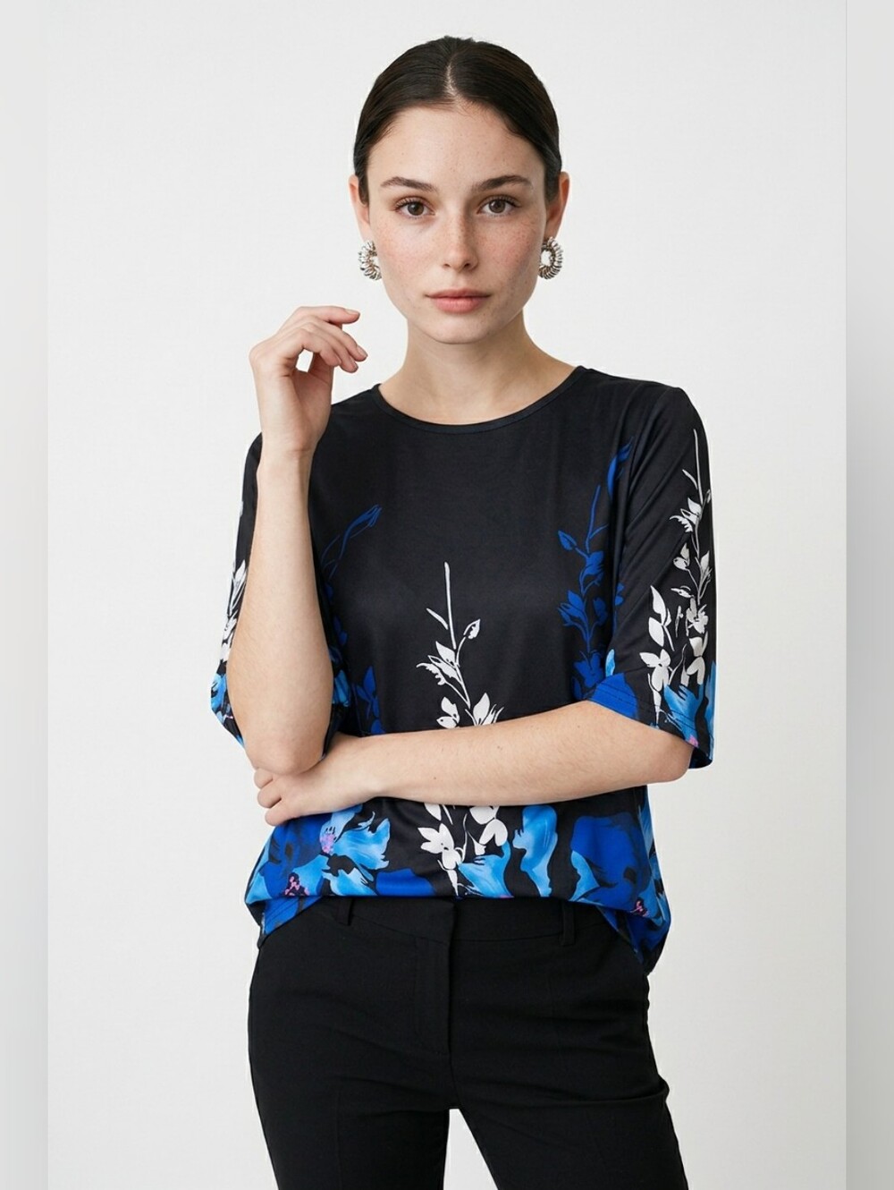 Women's Black & Blue Floral Short Sleeve Top Stretchy Material